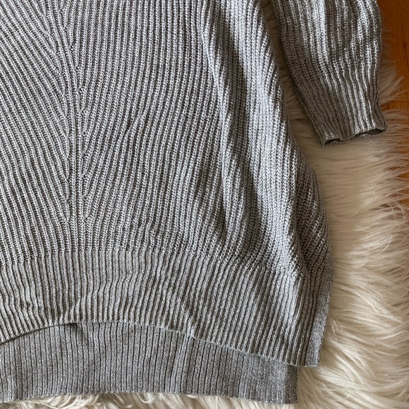 Old Navy gray v-neck tunic sweater - Picture 4 of 7